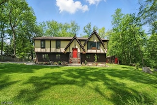 111 Redgate Rd W, Boonton, NJ 07005