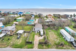 725 5th St, Dickinson, TX 77539