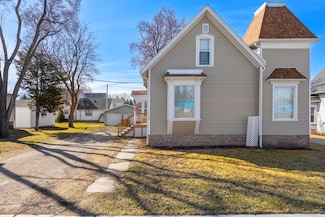 130 E Ogden St, Capron, IL 61012