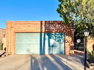 4202 N Limberlost Place, Tucson, AZ 85705