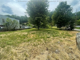 4253 W Washington St, Charleston, WV 25387