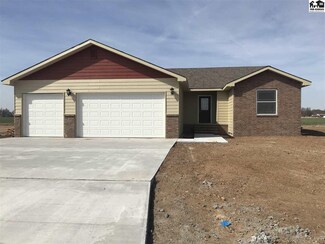 24 Blue Stem Dr, Hutchinson, KS 67505