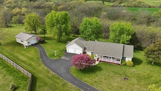 1764 William Dr, Galena, IL 61036