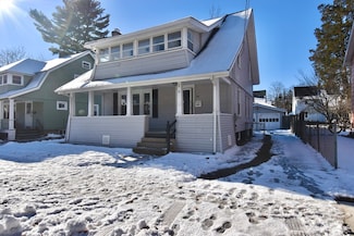 34 Castle St, Springfield, MA 01118