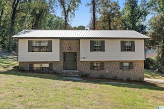 1317 W Navajo Dr, Alabaster, AL 35007