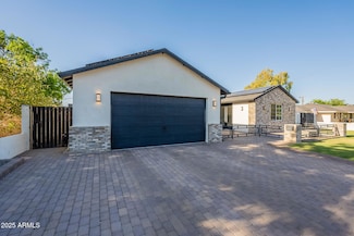 3834 E Clarendon Ave, Phoenix, AZ 85018