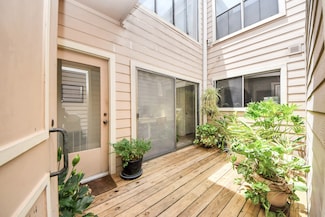 3832 W Clay St, Houston, TX 77019
