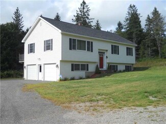 6 Orchard Ln, Eddington, ME 04428
