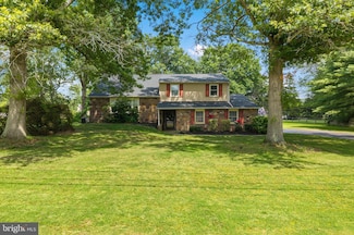 33 Squirrel Rd, Doylestown, PA 18901