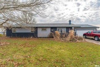 401 W Olive St, Chestnut, IL 62518