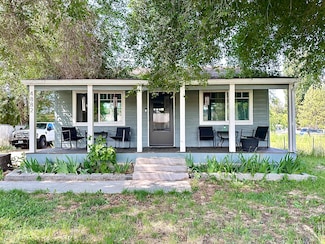 4882 Harlan Dr, Klamath Falls, OR 97603