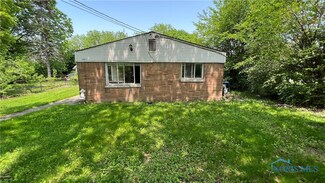 2745 Fremont St, Toledo, OH 43605