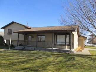 2205 L Ave, Gothenburg, NE 69138