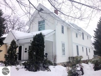 617 W Seventh St, Traverse City, MI 49684
