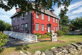 299 W Main Rd, Middletown, RI 02842