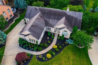 5231 Foxchase Ave NW, Canton, OH 44718