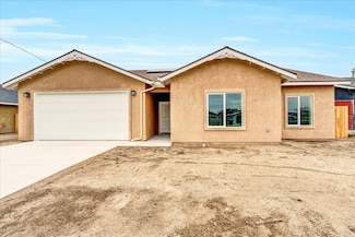 710 W La Vida Ln, Porterville, CA 93257