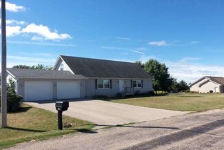 107 S Prairie Ct, Forreston, IL 61030