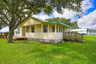 566 Private Road 674, Bay City, TX 77414