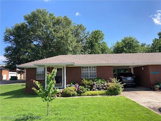 27 W 4th St, Mulberry, AR 72947