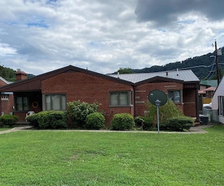 8 S Sunset Blvd, Williamson, WV 25661