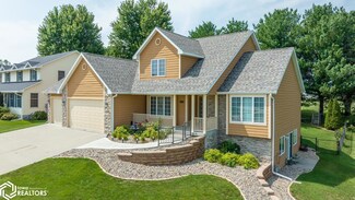 737 E 23rd St N, Newton, IA 50208