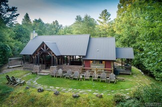 572 Bear Lake Rd, Tuckasegee, NC 28783