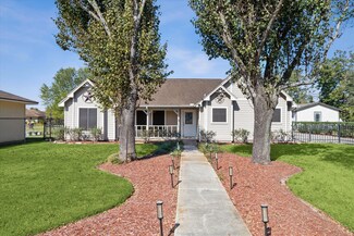 10423 N H St, La Porte, TX 77571
