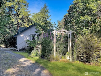 890 W Wynwood Dr, Shelton, WA 98584