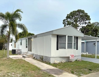 1399 Belcher Rd S, Largo, FL 33771