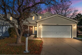 679 London Square Unit 28, Hoffman Estates, IL 60169