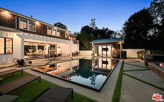 16101 Royal Mount Dr, Encino, CA 91436