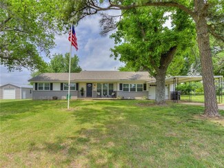 36710 Lake Rd, Shawnee, OK 74801