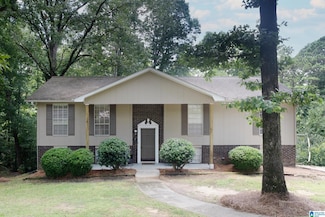 2732 Windcrest Cir, Gardendale, AL 35071