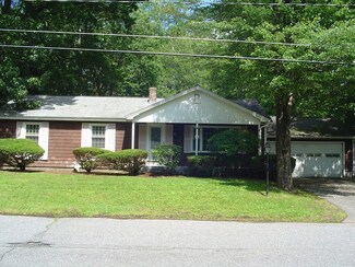 81 Norwood Ave, Leominster, MA 01453