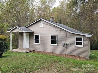 1359 15th Ave NE, Hickory, NC 28601