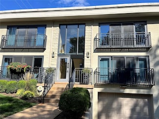 610 Forest Ct Unit 5, Saint Louis, MO 63105