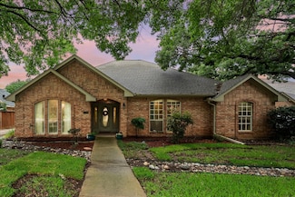 5206 Independence Ave, Arlington, TX 76017