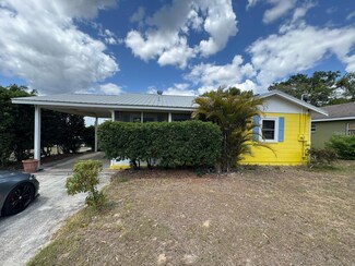 825 Poinsettia Dr, Eustis, FL 32726