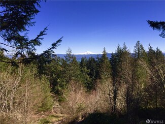 1112 Island Dr, Lummi Island, WA 98262