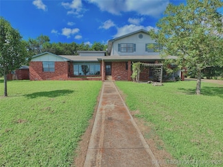 2343 E 2050 Rd, Hugo, OK 74743