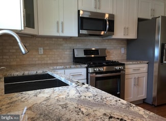 7224 Hill Rd, Philadelphia, PA 19128