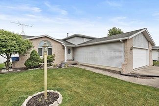 1511 Cozy Ln, Dyer, IN 46311
