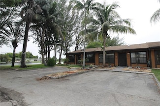 10351 Juniper Ct, Pembroke Pines, FL 33026