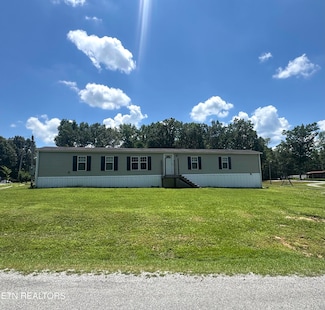 1009 Chief Daybreak Dr, Crossville, TN 38572