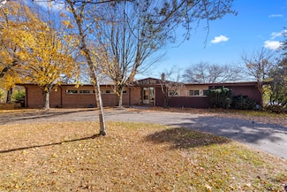 4105 Riverview Dr, Alma, MI 48801