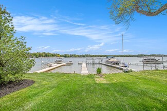 63077 Lakeshore Dr, Dowagiac, MI 49047