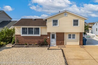 11 Ramapo Rd, Tuckerton, NJ 08087