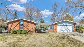 208 E Mchenry St, Urbana, IL 61801