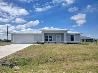 400 Carter Ct, Labelle, FL 33935